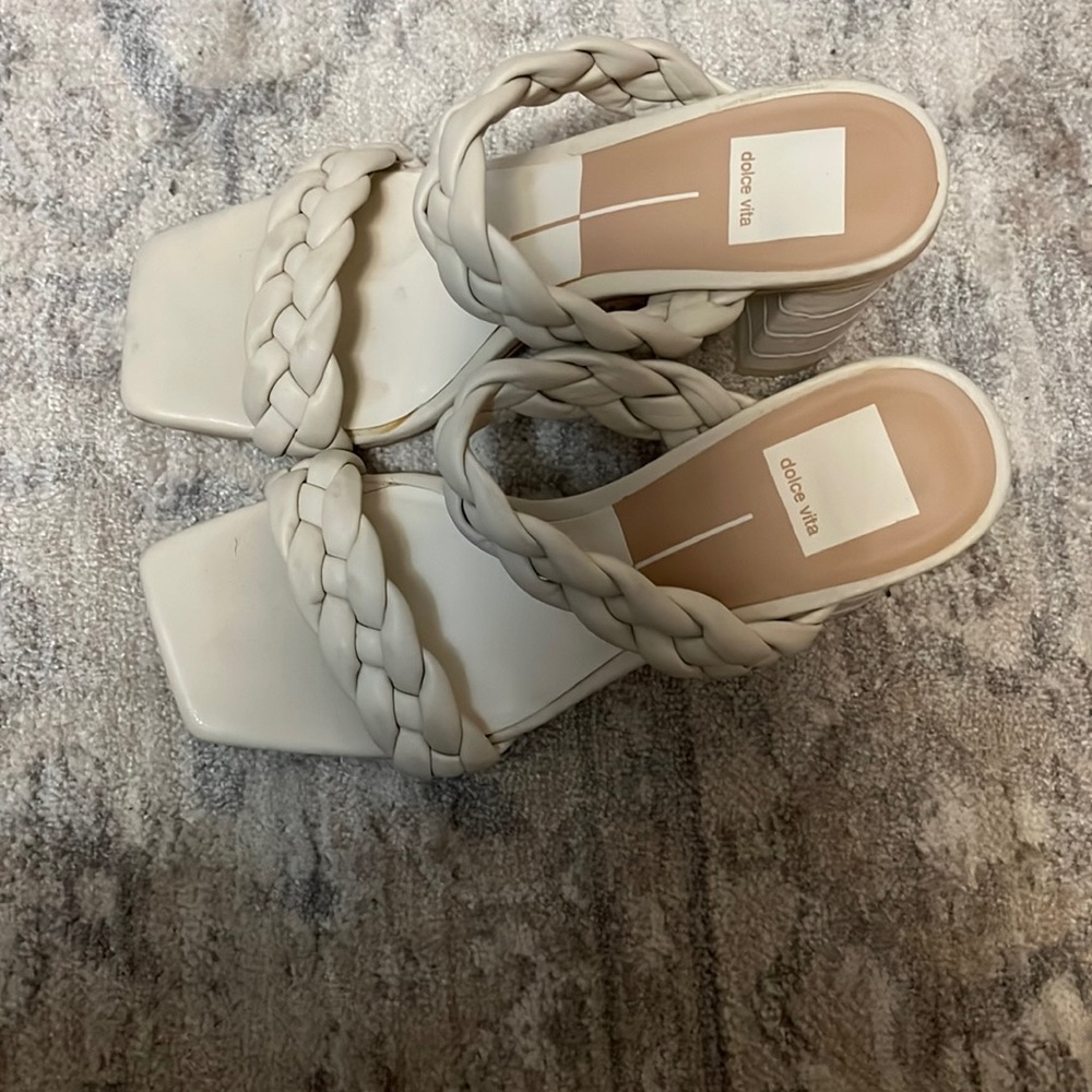 Dolce Vita Paily Sandals in Ivory Stella size 7